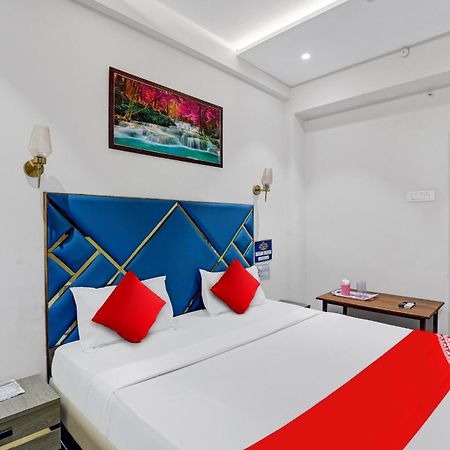 Hotel O Shree Palace Utrān Esterno foto