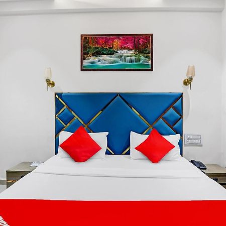 Hotel O Shree Palace Utrān Esterno foto