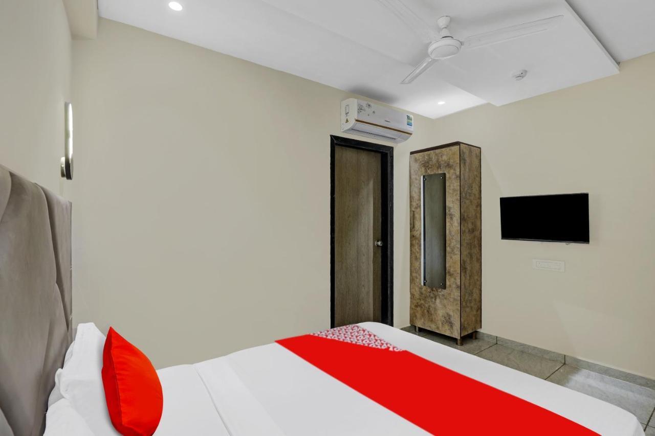 Hotel O Shree Palace Utrān Esterno foto