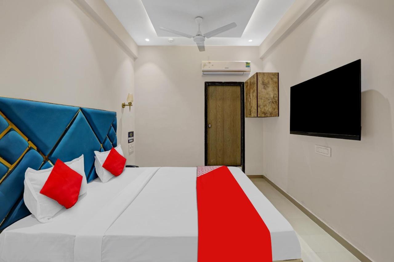 Hotel O Shree Palace Utrān Esterno foto